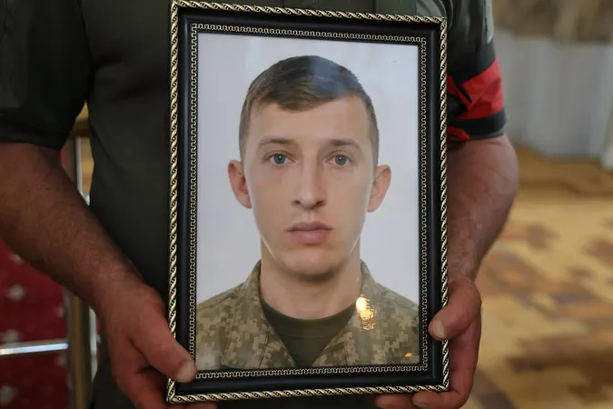 У Луцьку попрощалися з Героями Романом Меюсом та Олександром Радивоніком (фото)