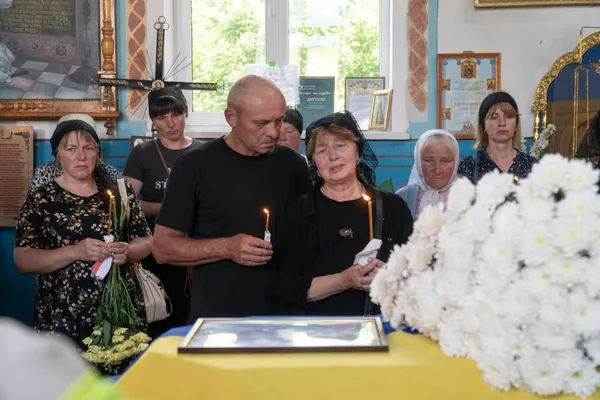 Жив у Рожищі, поховали на Житомирщині: в останню путь провели воїна Віталія Чижевського (фото)