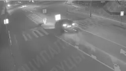 У Луцьку п'яний водій зніс «острівець безпеки» і втік (відео)