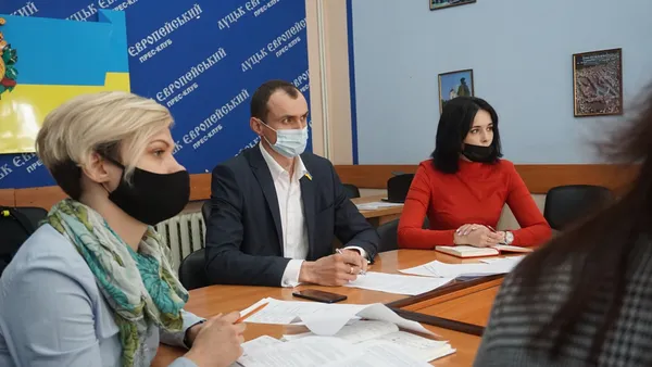 На освітній комісії у Луцьку обговорили проблему школи у Кульчині