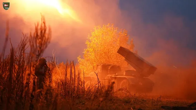 Зазнімкували «танець вогню» від воїнів «князівської» бригади (фото)