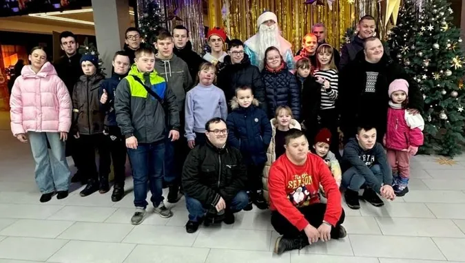 У «Промені» відбувся благодійний кінопоказ для «сонячних» дітей (фото)*
