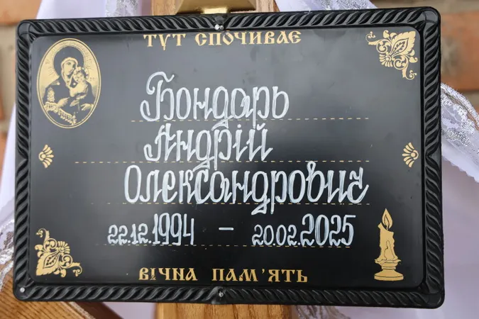 У Луцькій громаді попрощалися з загиблим на Курщині воїном Андрієм Бондарем