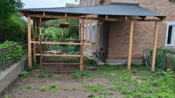 Замість вікна зробив двері: на Волині чоловік поплатився за самовільну перебудову (фото)