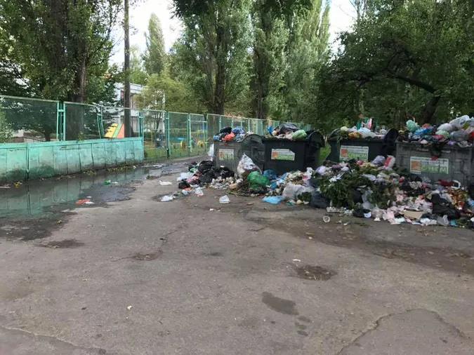 У Луцьку просять не встановлювати смітники біля дитсадка