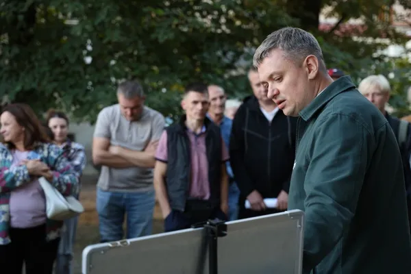 Зони паркінгу та відпочинку: на вулиці В’ячеслава Хурсенка в Луцьку ремонтуватимуть двір (фото)