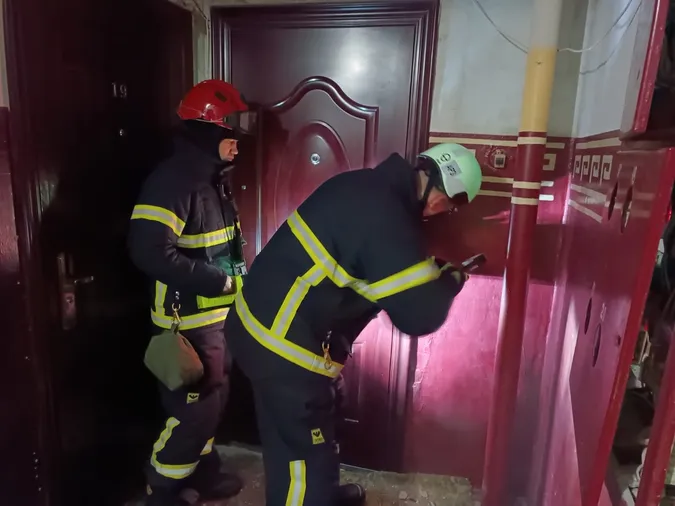 У Луцьку в зачиненій квартирі виявили 86-річну жінку з ознаками інсульту (фото)