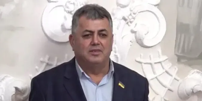 Фермер напав на мера: у міській раді на Дніпропетровщині – кривава різанина