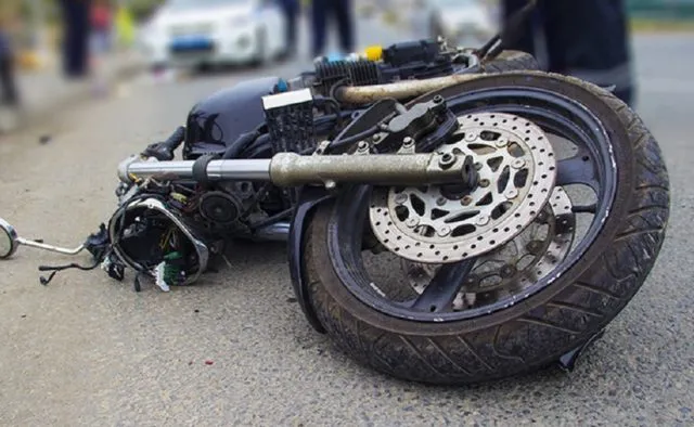 На Волині 14-річний мотоцикліст в'їхав у авто