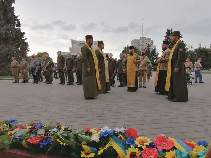 На Театральному майдані в Луцьку помолилися за тих, хто загинув за Україну (фото)