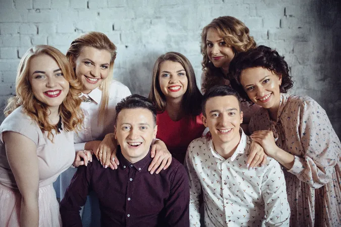 Ведучі телешоу «Ранок Нової Волині» знялися в стилі «Friends» (фото)