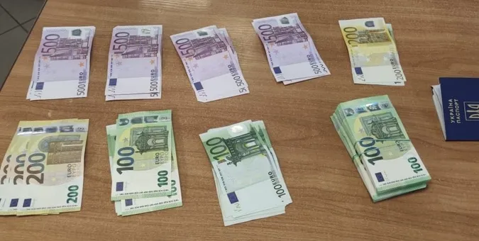 На Волині митники вилучили в українця «зайві» €7300