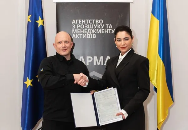 Арештована супер'яхта Медведчука перейшла під український прапор