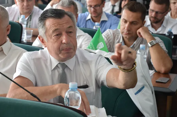 У Миколи Дендіберіна режим роботи на сесії залежить від футболу 