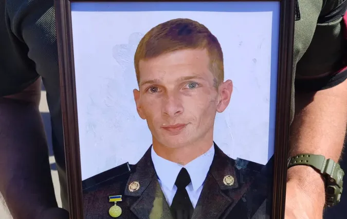 У громаді на Волині попрощалися із захисником Володимиром Орлюком