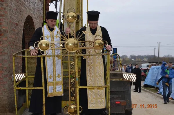 Храм для всіх: історія будівництва церкви на кладовищі в Гаразджі (фото)