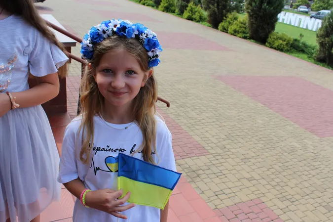 Юні волонтерки з Липин зібрали 9 тисяч гривень для ЗСУ (фото)