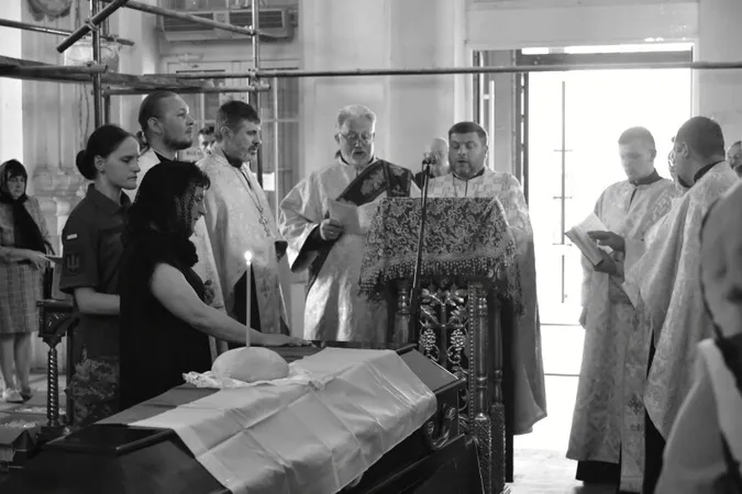 У Луцьку попрощалися із загиблим на Миколаївщині Ігорем Дуплієм (фото)