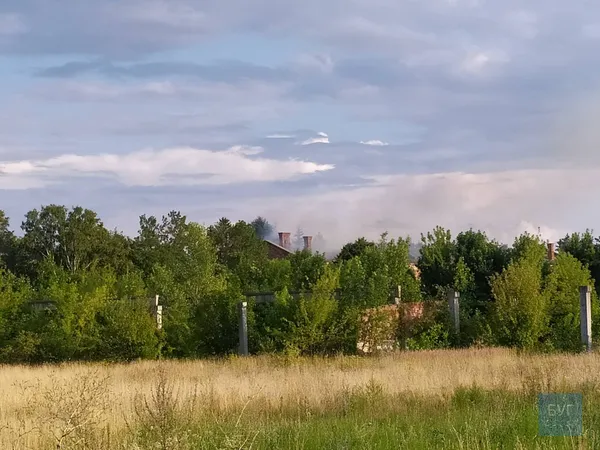 На Волині загорілася колишня казарма танкового полку (фото)