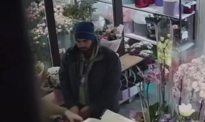 💔(Недо)love story на Волині: коханець-невдаха купив квіти за гроші з чужої картки