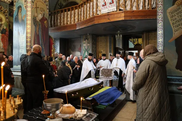 🕯Загинув на Сумщині: у Луцьку провели в останню дорогу Сергія Макарука (фото)