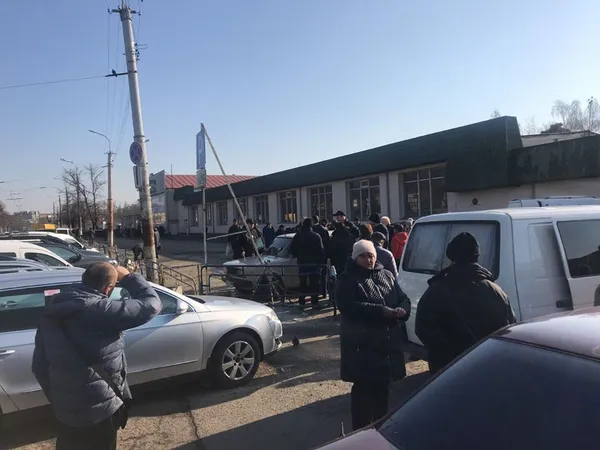 Центральний ринок у Луцьку пішов на карантин (фото)