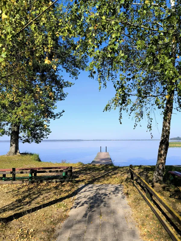 Майже нема людей: як минає оксамитовий сезон на Світязі (фото)