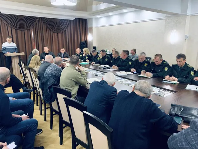 Влада, лісівники та деревообробники: у Волинському ОУЛМГ обговорили врегулювання ринку деревини