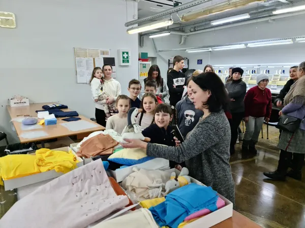 У Липинах дітям військовослужбовців влаштували екскурсію в країну іграшок (фото)