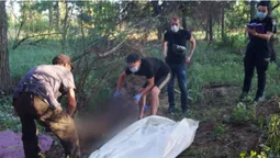 Душили тросом: на Київщині знайшли тіло ще однієї жертви російських окупантів (фото)