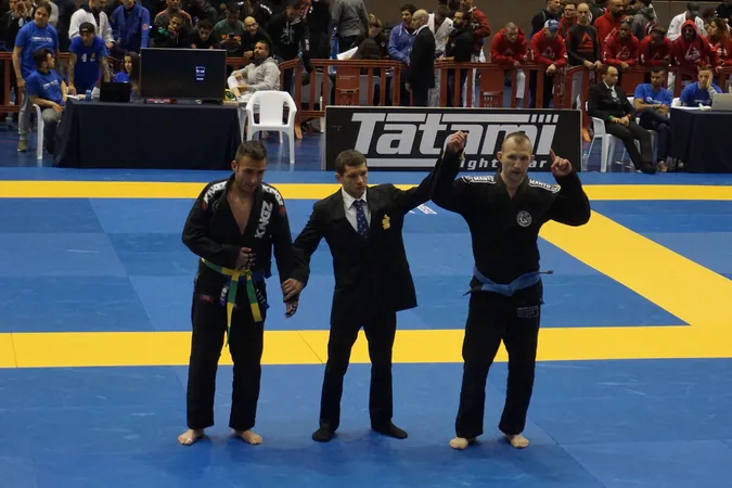 Волинський спортсмен став срібним призером Чемпіонату Європи з джиу-джитсу (фото)