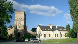 Як змінився ресторан навпроти Луцького замку з 2000 року (фото)