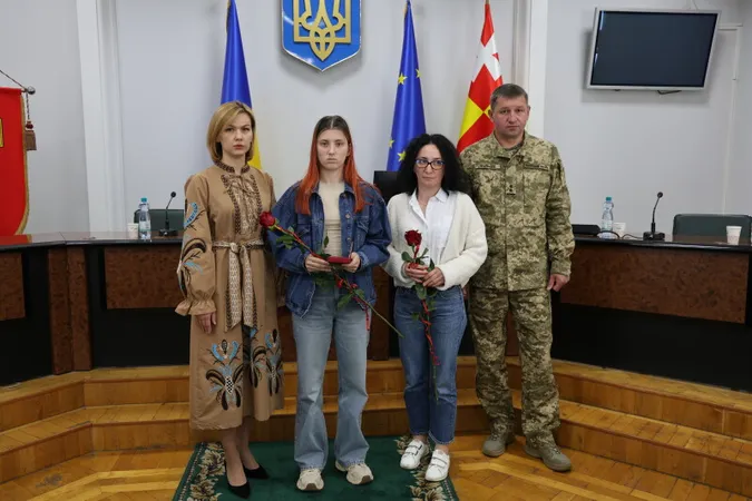 У Луцьку родинам загиблих Героїв вручили державні нагороди (фото)