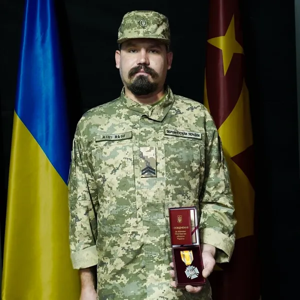 Бійців «Сталевої Сотки» відзначили орденами «За мужність» та медаллю «Хрест пошани» (фото)