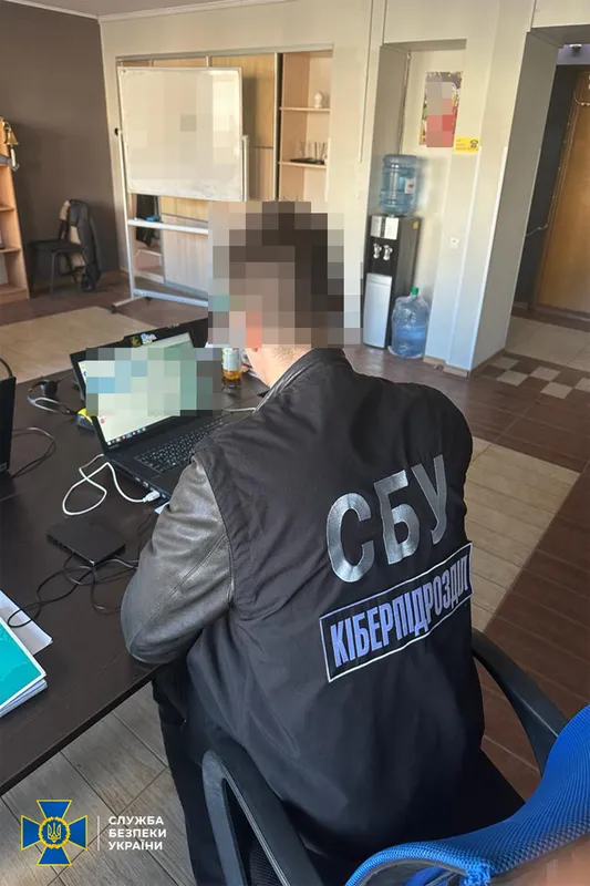 У Луцьку викрили шахрайський кол-центр, де «намахували» людей (фото)