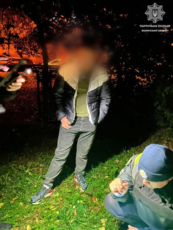 У Луцьку неповнолітній стріляв з пістолета (фото)