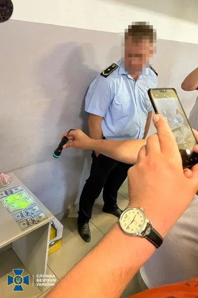 10 000 $ на місяць: як митник заробляв на своїй «схемі» в «Ягодині» (фото)