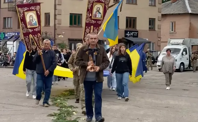 У громаді на Волині провели в останній шлях Олега Беценка (відео)