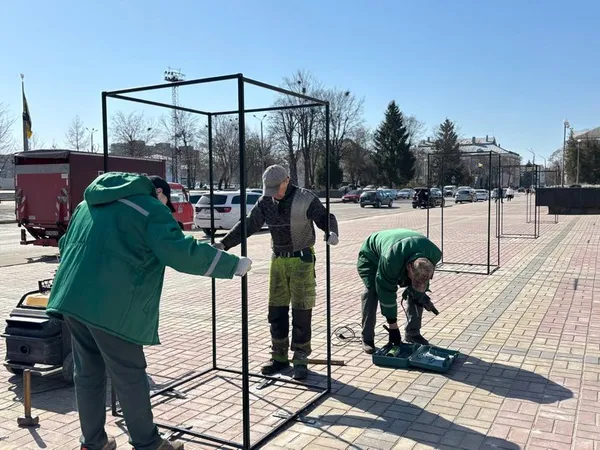 У Нововолинську розширили алею Героїв: встановили ще 26 портретів полеглих воїнів (фото)