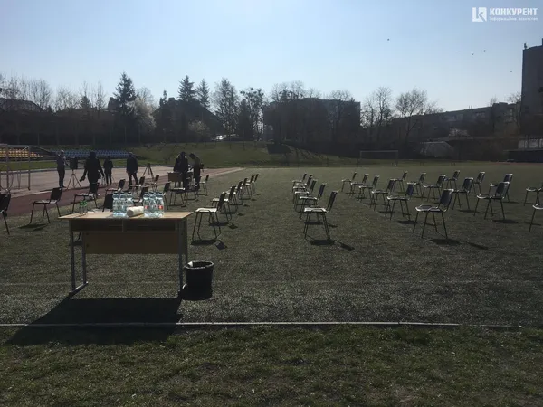 Депутати Луцькради збираються на сесію під відкритим небом (фото)
