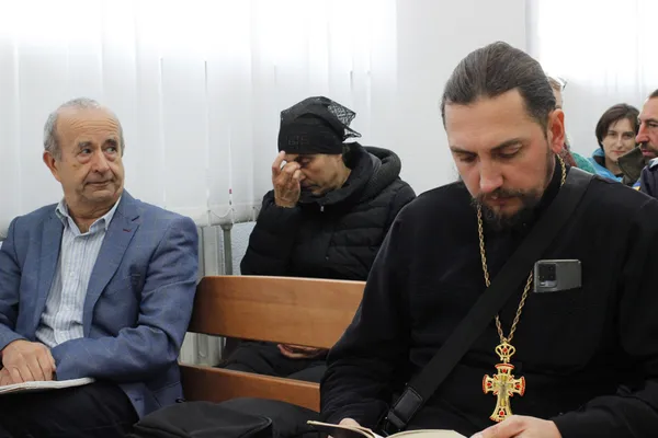 Віра Созонюк весь час сиділа позаду Святослава Чижука