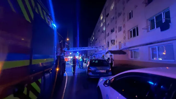 У Луцьку горів 6-поверховий гуртожиток – працювали рятувальники (фото)
