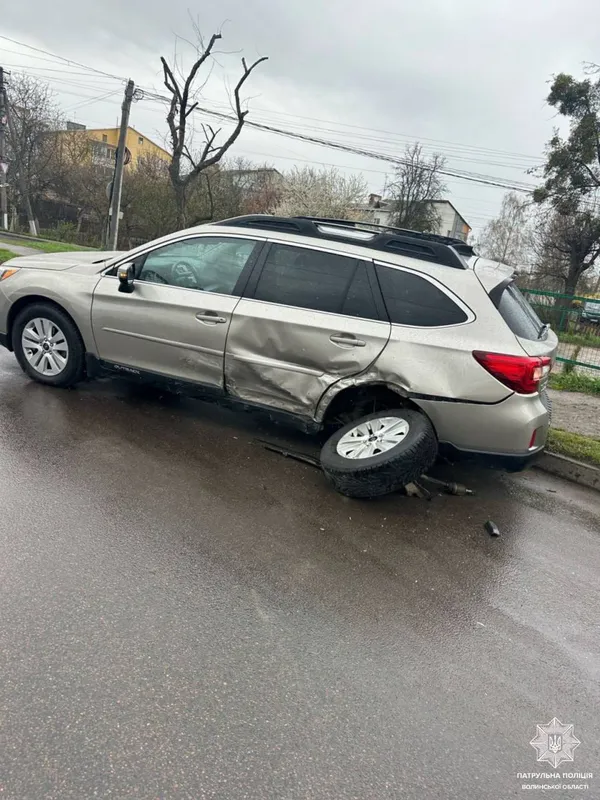 «Ланцюгова реакція» на дорозі: у Луцьку – подвійна аварія (фото)