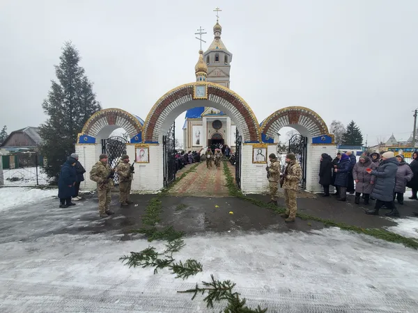 На Маневиччині провели в останню дорогу Олександра Голодюка  та Андрія Міщука (фото)