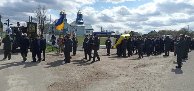 На Волині попрощалися із полеглим Героєм Олександром Луциком (фото)