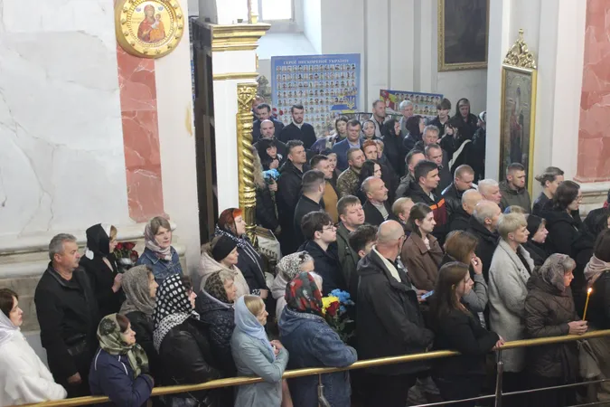 Небо плакало: Луцьк попрощався з трьома Героями