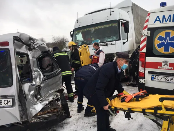 На Волині рятувальники сім разів за добу прийшли на допомогу автомобілістам  (фото)