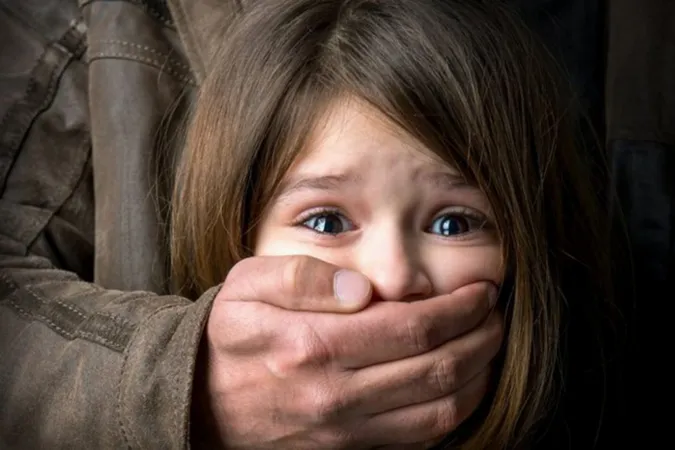 Хімічна кастрація чи в'язниця: як в Україні каратимуть за педофілію (інфографіка)