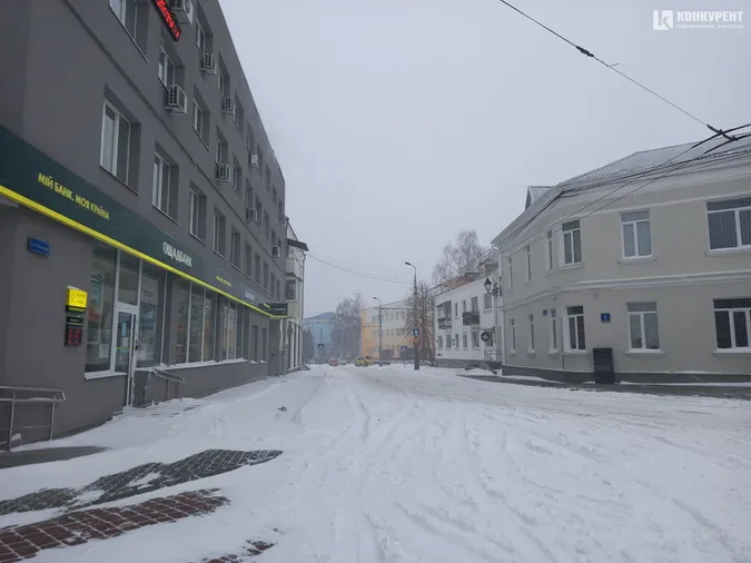 Люті зими повертаються: Луцьк замело снігом (фото)