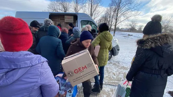 Volunteers provided humanitarian aid to the village in Kharkiv region under daily shelling